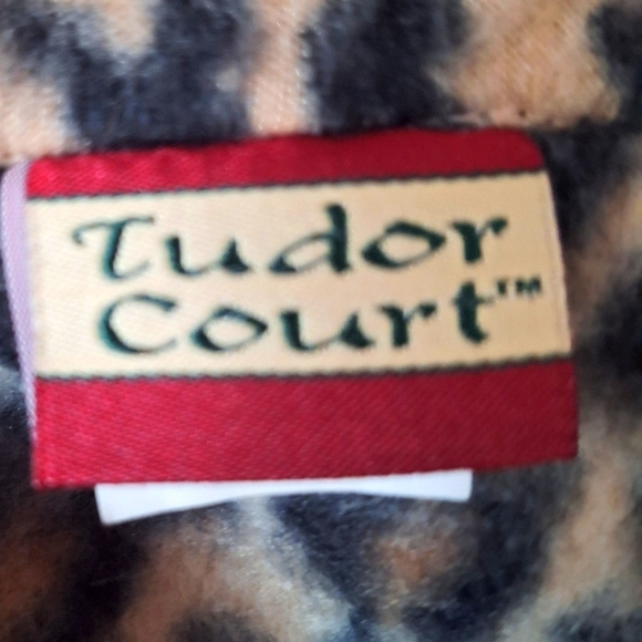 Tudor Court animal print vest - Picture 14 of 16